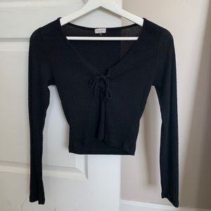 ❤️Brandy Melville❤️Tie-front crop black shirt